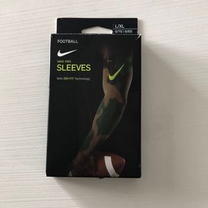 Nike arm sleeves